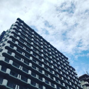 C's Share新大阪は15階建てマンション。高層階からの眺めはとてもいい感じです☀️