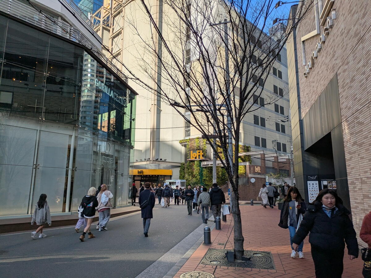 阪急梅田駅 茶屋町周辺の買い物環境