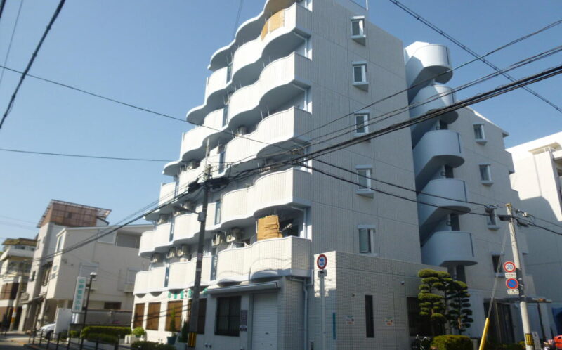 エステハイツ塚本（家具付きアパート）
